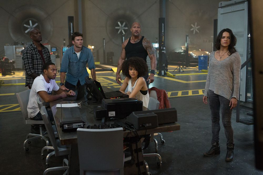 Michelle Rodriguez, Dwayne Johnson, Tyrese Gibson, Chris 'Ludacris' Bridges, Scott Eastwood y Nathalie Emmanuel en Fast & Furious 8