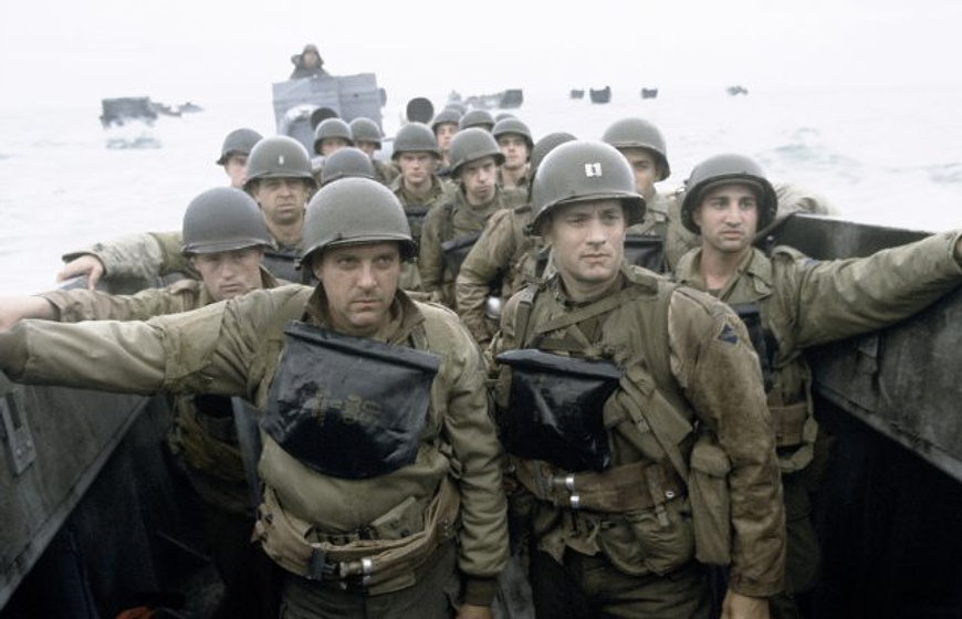 Tom Sizemore y Tom Hanks en Salvar al Soldado Ryan