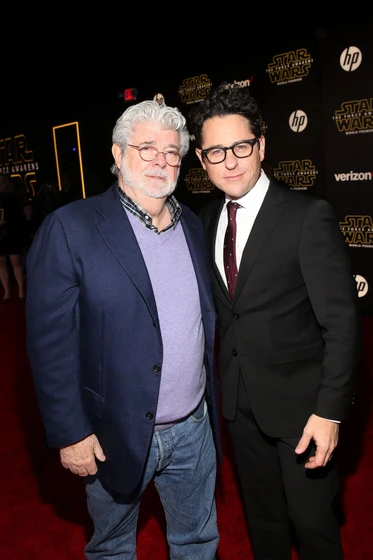 George Lucas y J.J. Abrams en Star Wars: Episodio VII. El Despertar de la Fuerza (Premiere Mundial en Los Angeles. Diciembre 2015)