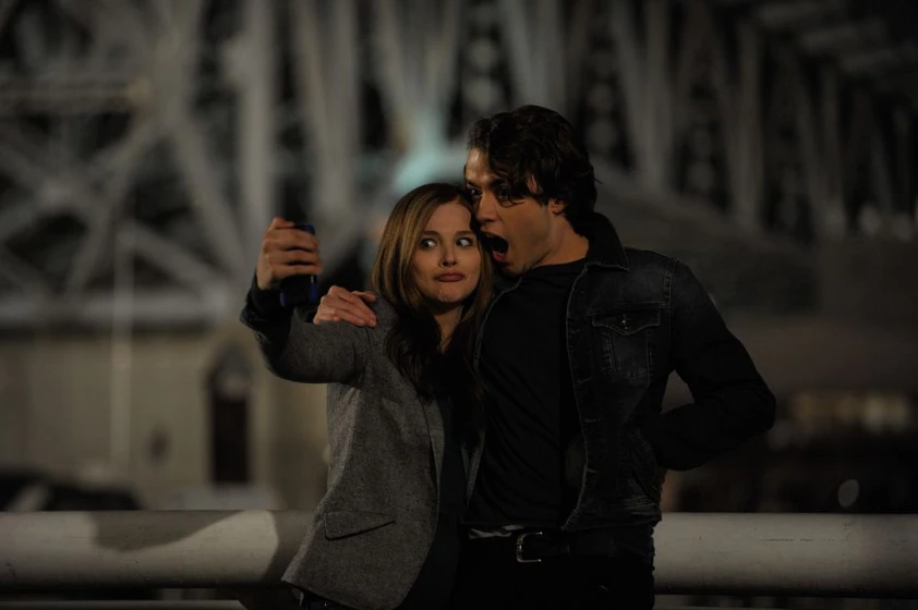 Chloë Grace Moretz y Jamie Blackley en si-decido-quedarme