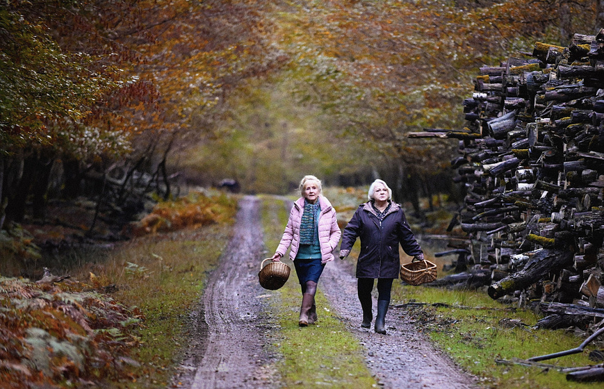 Josiane Balasko y Hélène Vincent en Cuando cae el Otoño