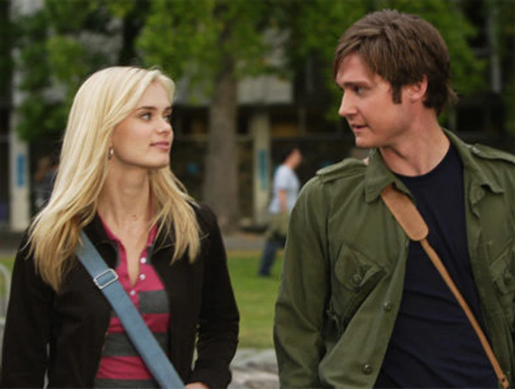 Sara Paxton y James Kirk en Hacia el Abismo