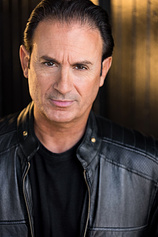 picture of actor Julian Flynn