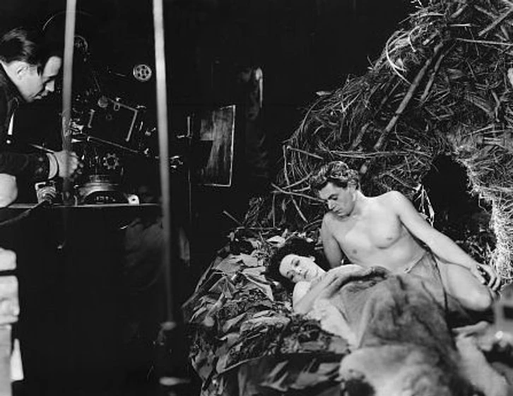 Maureen O'Sullivan y Johnny Weissmuller en tarzan-y-su-companera