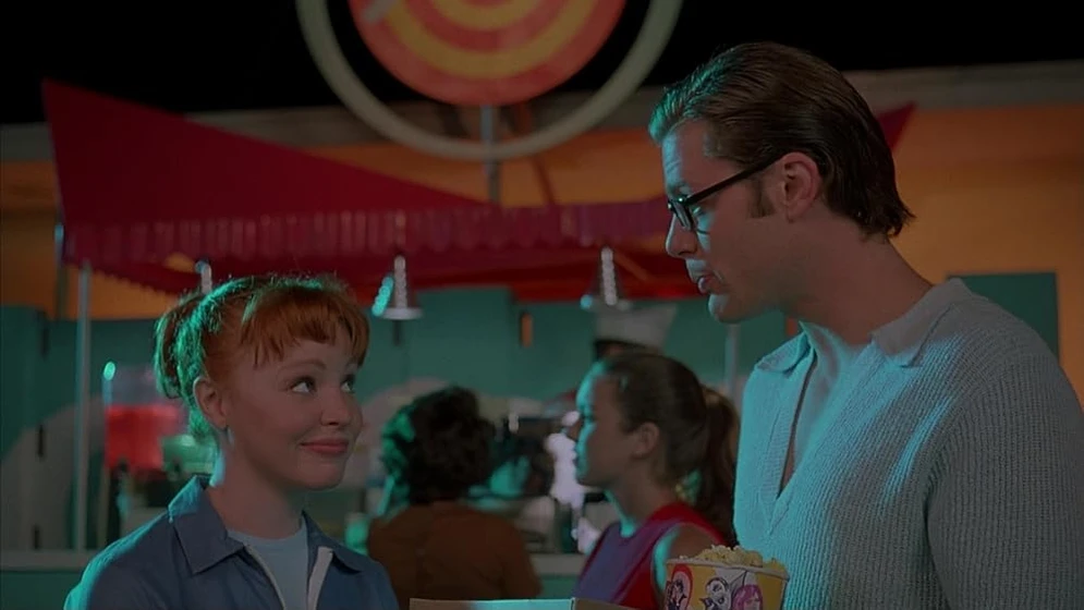Matt Keeslar y Lauren Ambrose en psycho-beach-party
