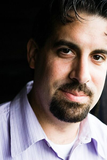 Tom Cappello en A Powerful Noise