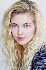 picture of actor Emma Maddock