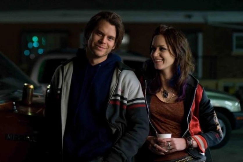 Eric Christian Olsen y Emily Blunt en sunshine-cleaning
