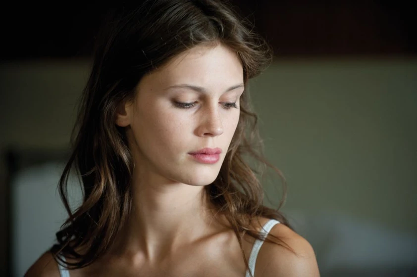 Marine Vacth en joven-y-bonita