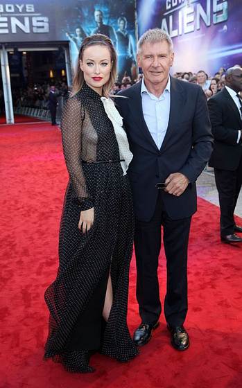 Harrison Ford [I] y Olivia Wilde en Cowboys & Aliens (Premiere en Londres. Agosto 2011)