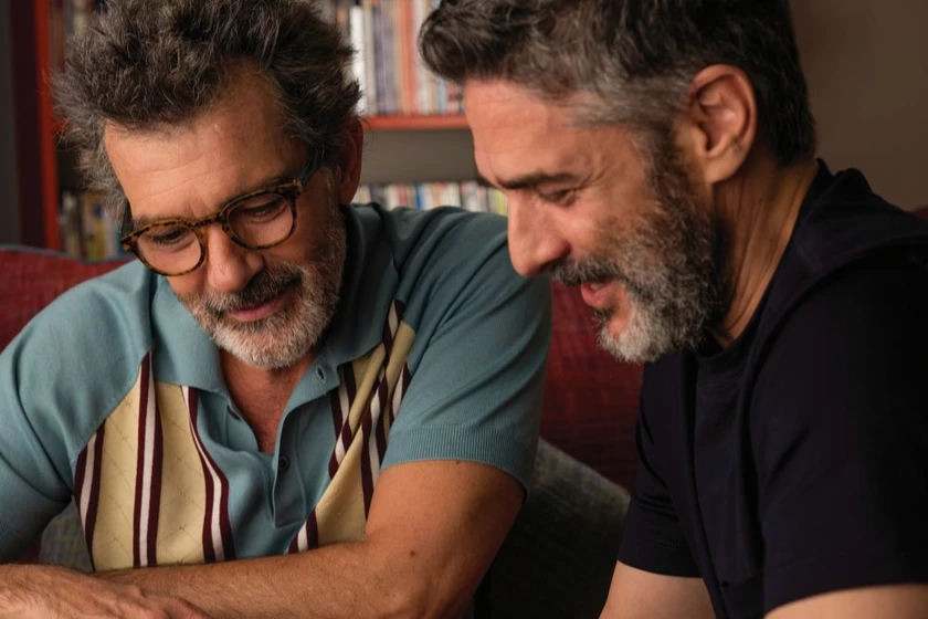 Antonio Banderas y Leonardo Sbaraglia en dolor-y-gloria