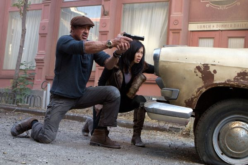 Sylvester Stallone y Nan Yu en Los Mercenarios 2
