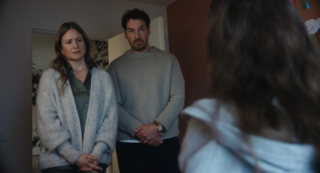 Julia Jentsch y Felix Kramer en marielle-lo-sabe-todo