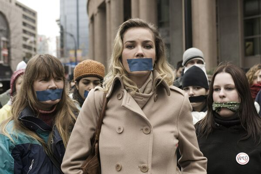 Connie Nielsen en Batalla en Seattle