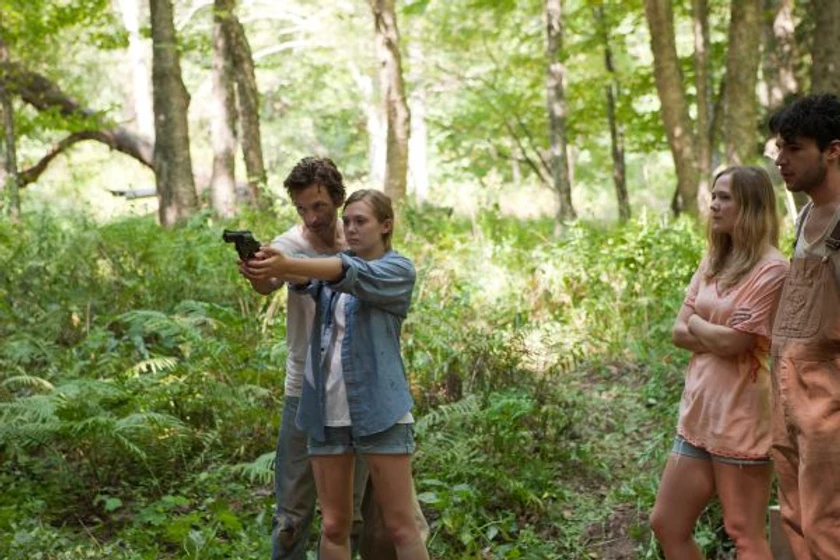 John Hawkes y Elizabeth Olsen en martha-marcy-may-marlene
