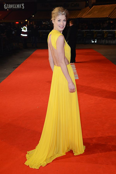 Rosamund Pike en Jack Reacher (Premiere en Londres. Diciembre 2012)