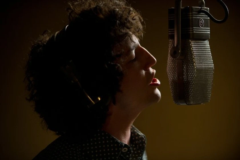 John Magaro en not-fade-away