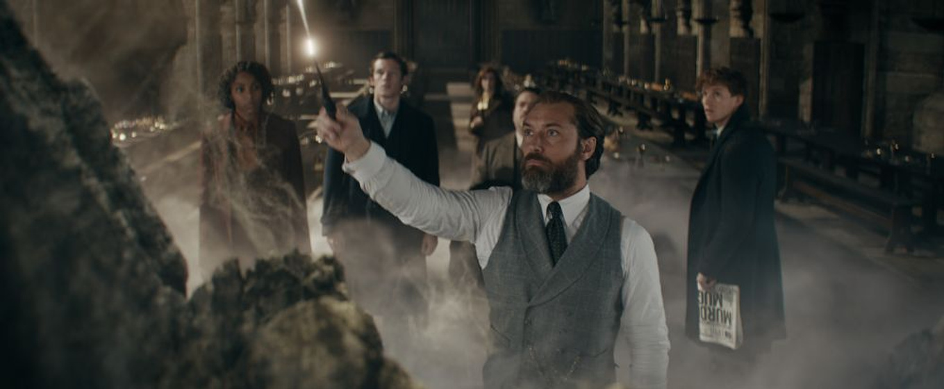 Mads Mikkelsen y Eddie Redmayne en Animales Fantásticos: Los Secretos de Dumbledore