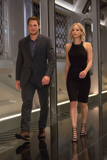 Chris Pratt y Jennifer Lawrence en Passengers