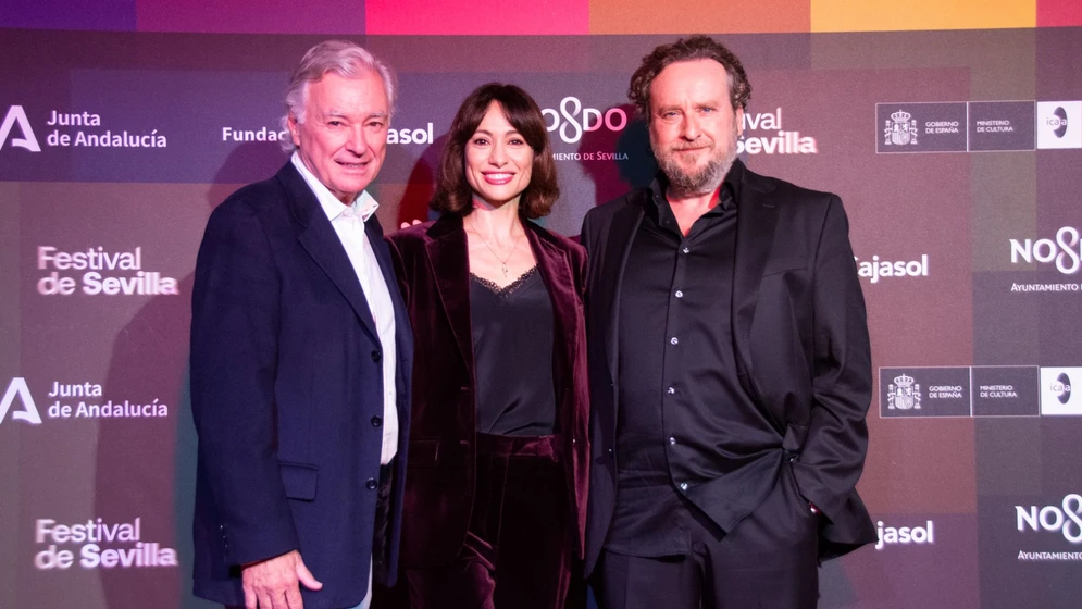 Natalia Verbeke, Fernando Cayo y Carlos Fuentes en padres (Festival de Sevilla. Noviembre 2024)
