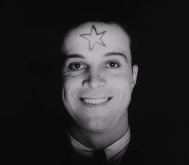 George Voya en The Life and Death of 9413, A Hollywood Extra