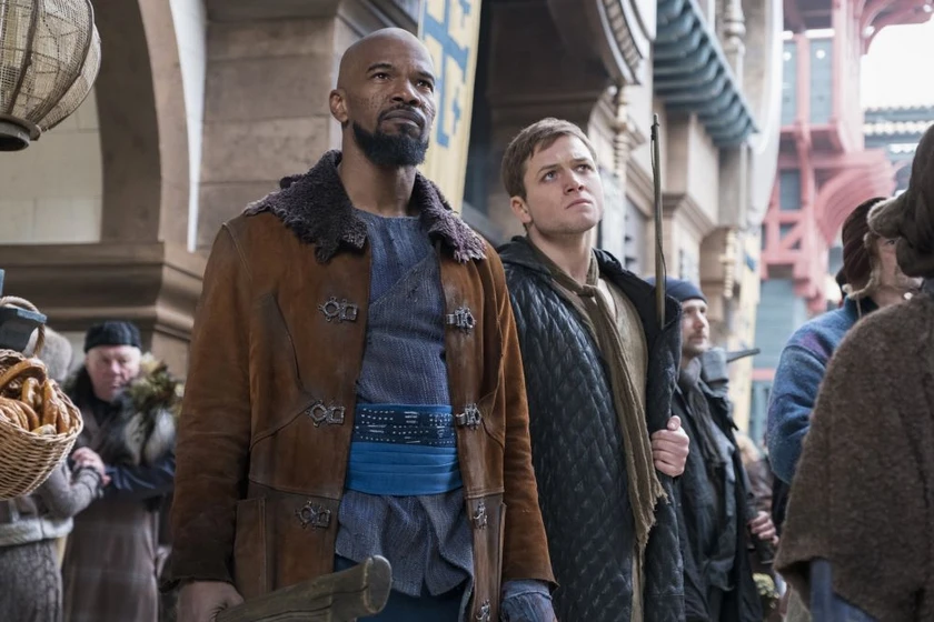 Jamie Foxx y Taron Egerton en robin-hood