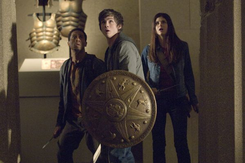 Brandon T. Jackson, Logan Lerman y Alexandra Daddario en Percy Jackson y el Ladrón del Rayo