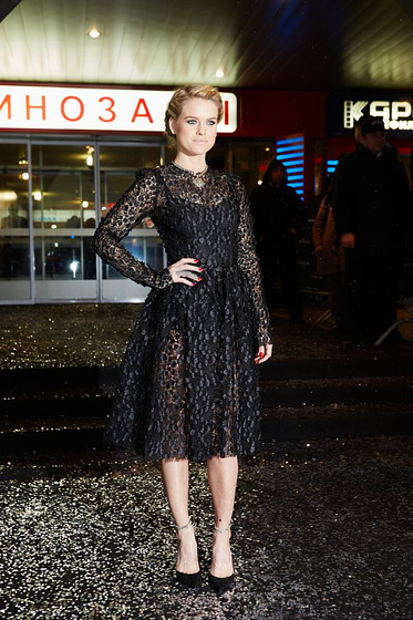Alice Eve en Star Trek. En la oscuridad (Premiere en Moscú. Abril 2013)