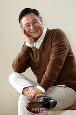picture of actor Park Keun-hyong
