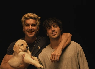 'A Puño descubierto'. Los Hermanos Casas llevan la violencia fuera de sus casas