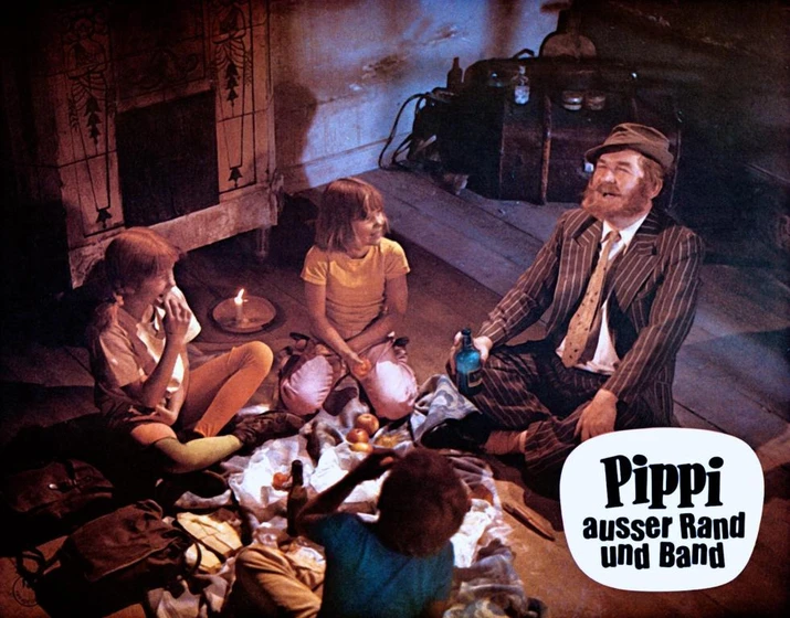 Hans Alfredson, Inger Nilsson, Pär Sundberg y Maria Persson en viaje-en-tren