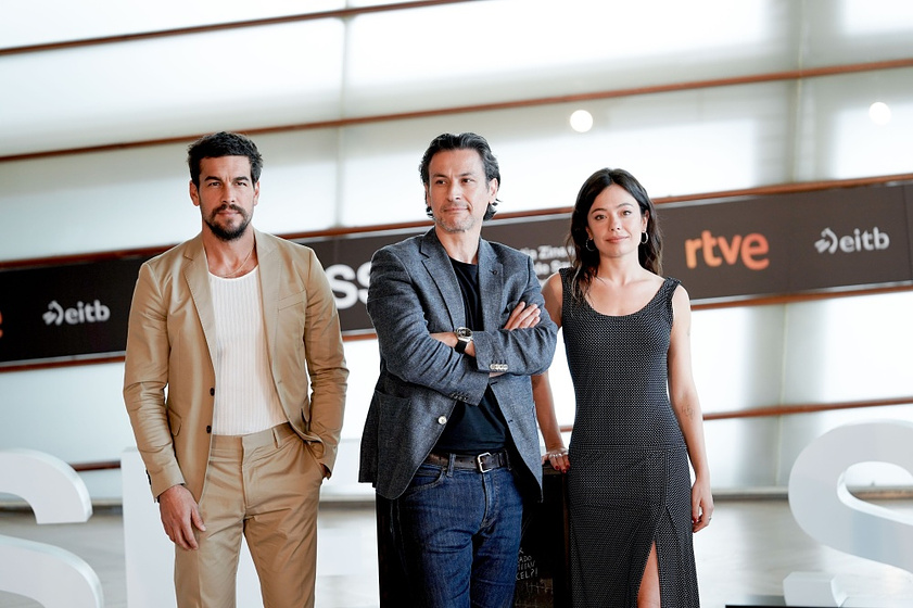 Mario Casas, Rodrigo Cortés y Anna Castillo en Escape