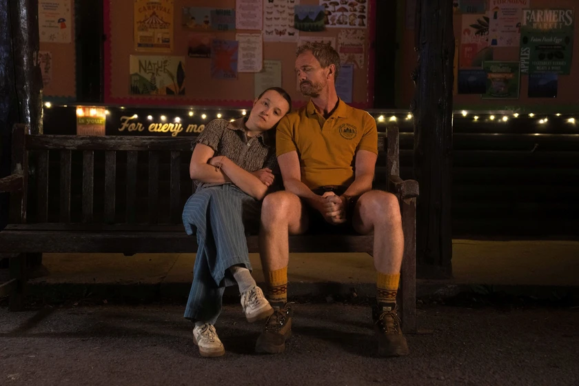 Neil Patrick Harris y Bella Ramsey en sunny-dancer