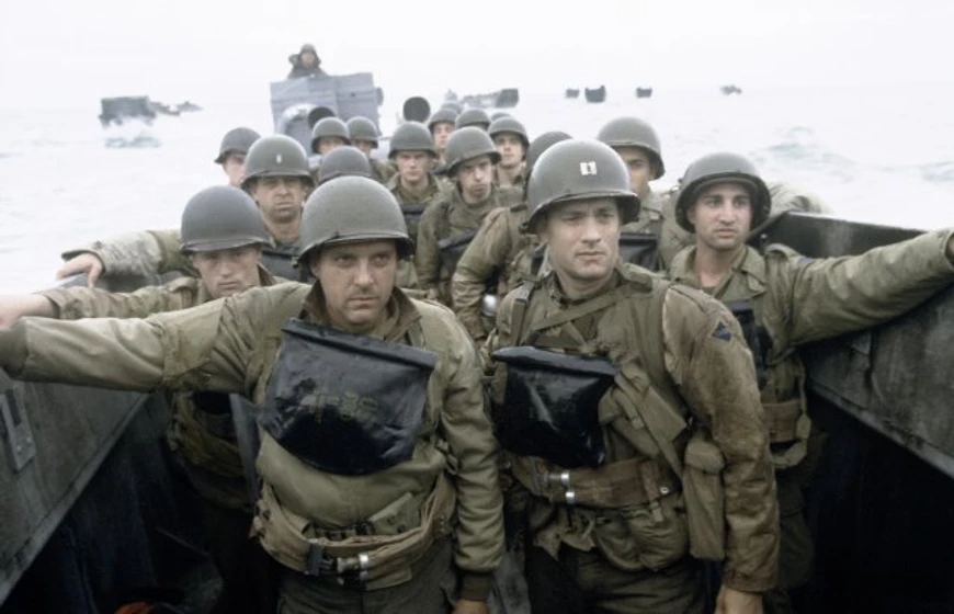 Tom Sizemore y Tom Hanks en Salvar al Soldado Ryan