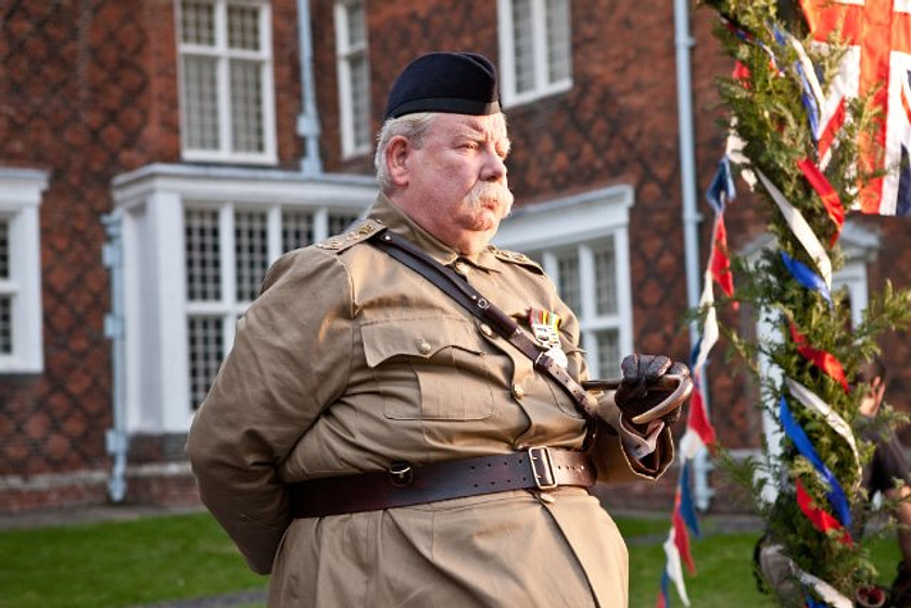 Richard Griffiths en Soldado Peaceful