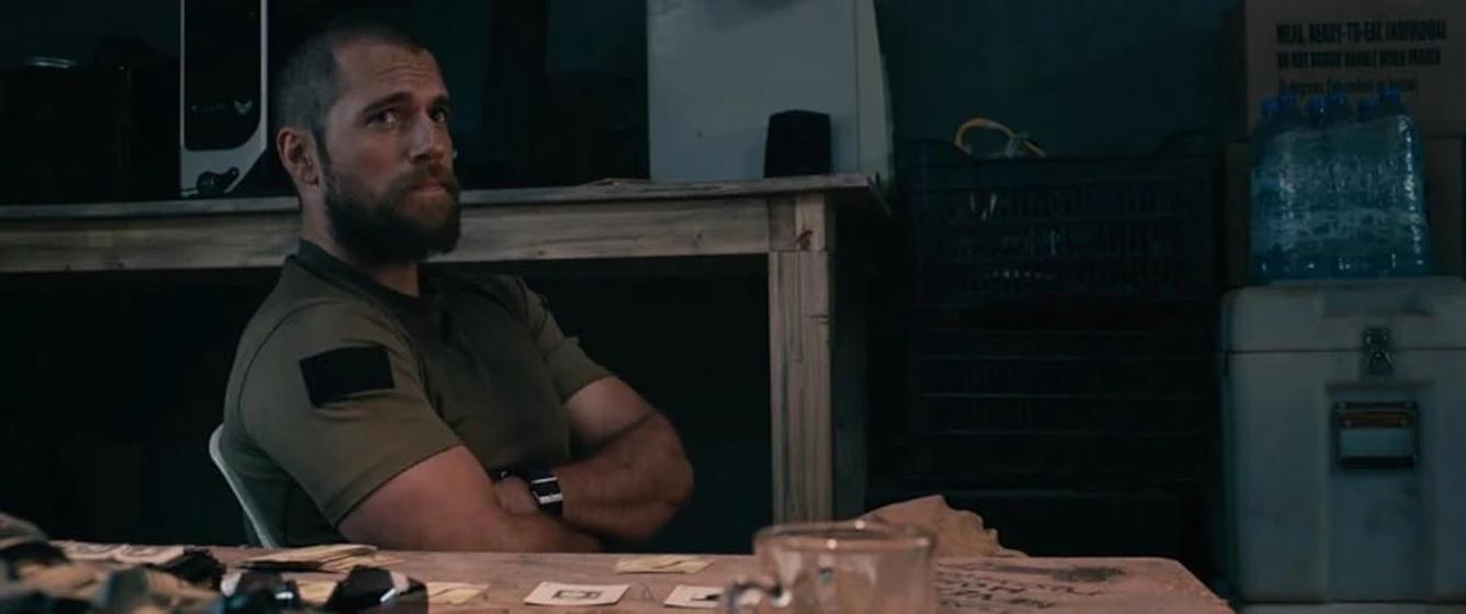 Henry Cavill en castillo-de-arena