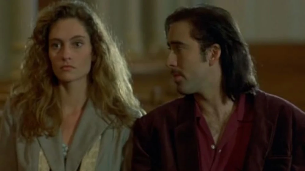 Nicolas Cage y Erika Anderson en zandalee-en-el-limite-del-deseo