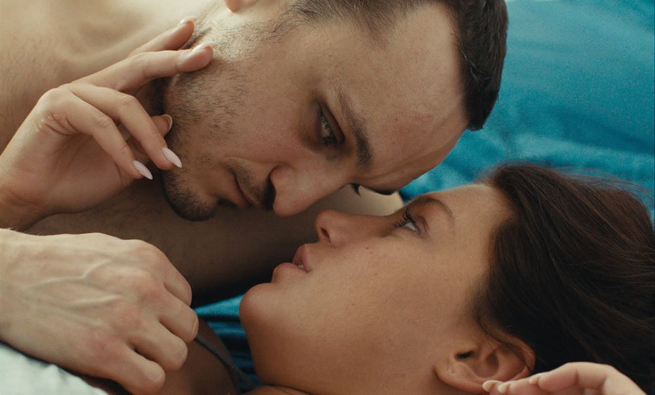 Adèle Exarchopoulos y Franz Rogowski en Passages