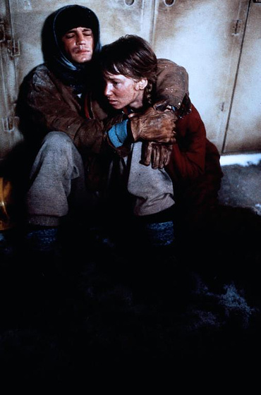 Eric Roberts y Rebecca De Mornay en El Tren del infierno