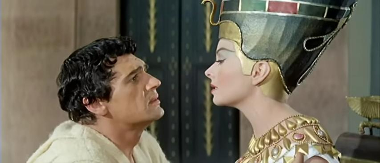 Jeanne Crain y Edmund Purdom en Nefertiti, Reina del Nilo