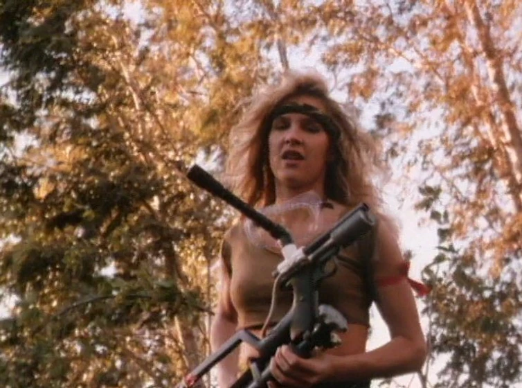 Francine Lapensée en nacido-para-matar-1989