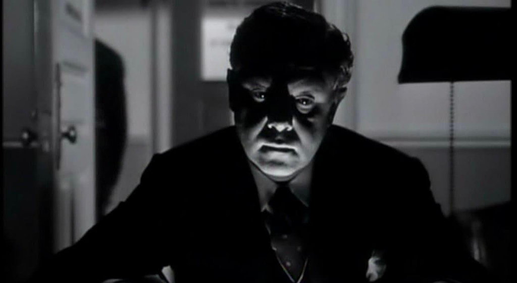 Steven Geray en So Dark the Night