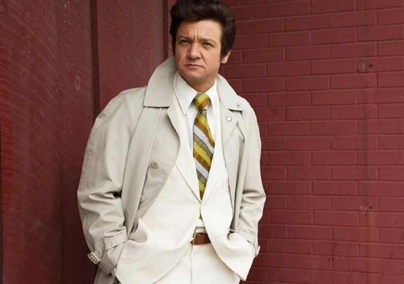 Jeremy Renner en La Gran Estafa Americana