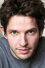 picture of actor Damien Molony