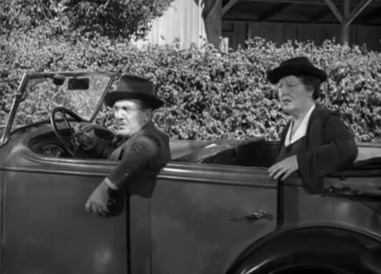 Billy Bletcher y Margaret Bert en robot-wrecks