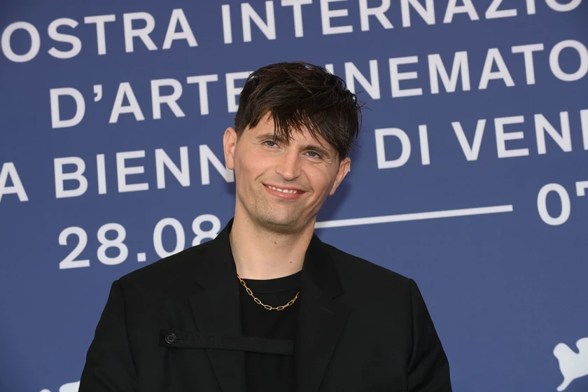Raphaël Quenard en los-lazos-que-nos-unen (Festival de Venezia. Septiembre 2024)