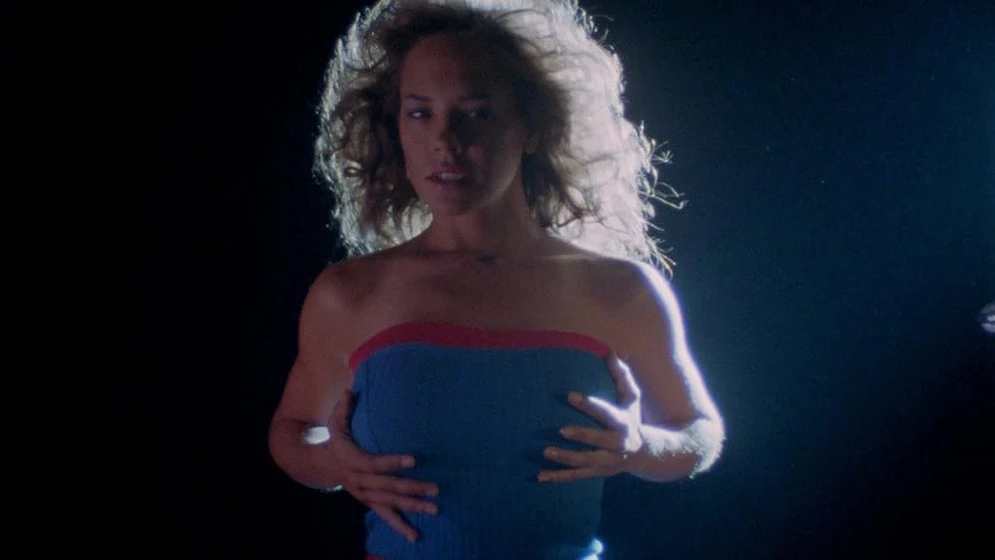 Michelle Bauer en abrazo-fatal