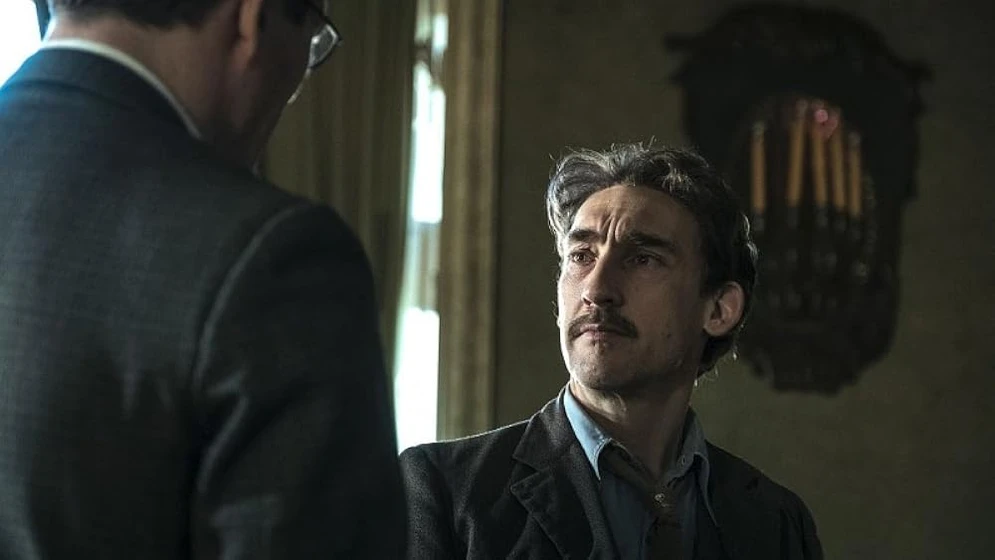 Joseph Mawle en mr-jones-2019