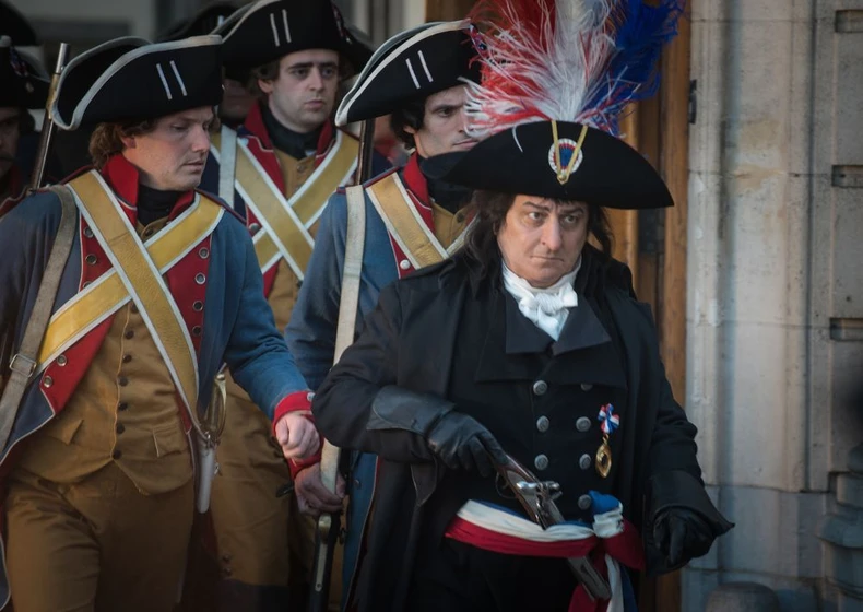 Christian Clavier en los-visitantes-la-lian-en-la-revolucion-francesa
