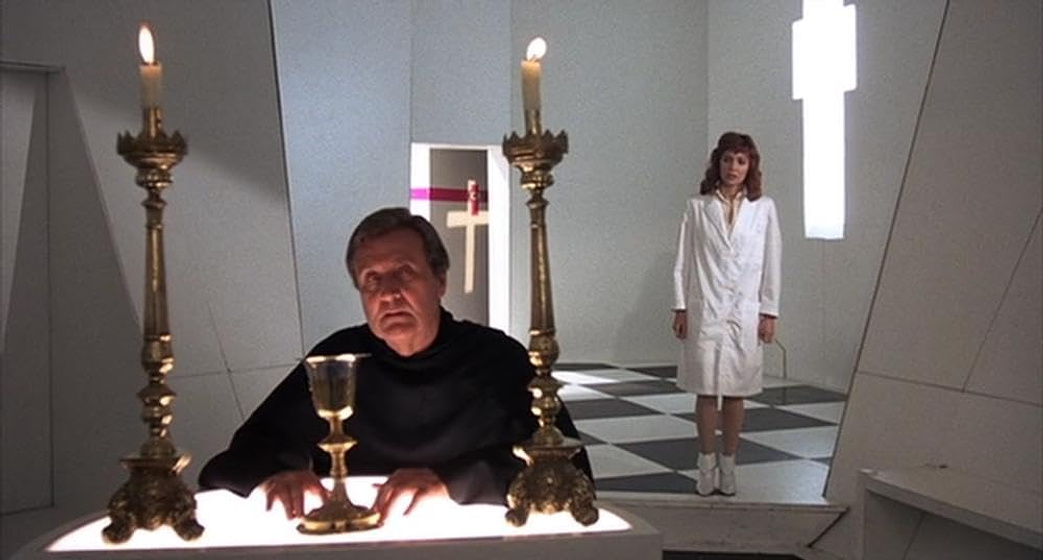Patrick Macnee y Lisa Langlois en Transformations